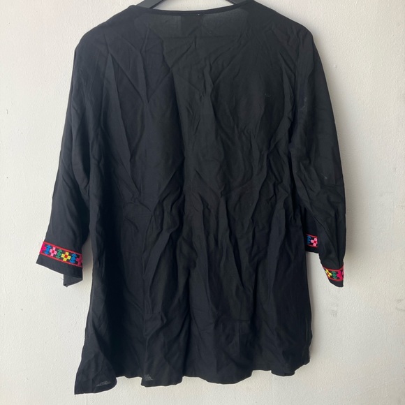 NWT Embroidered Blouse - Picture 6 of 9